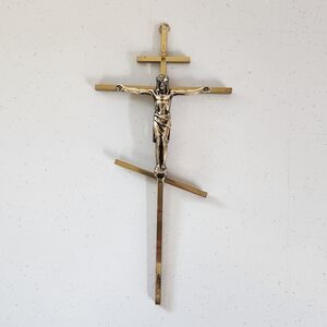Vintage Metal Crucifix Catholic Religious Decor Jesus Cross Gold Tone Christian